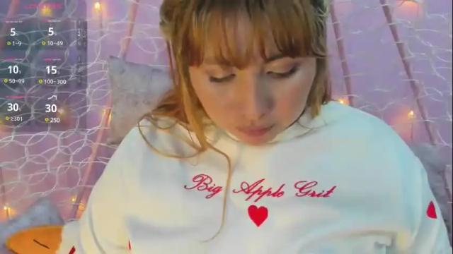 Image 10 of pretti__violet_ Stream on Chaturbate on 22 days ago