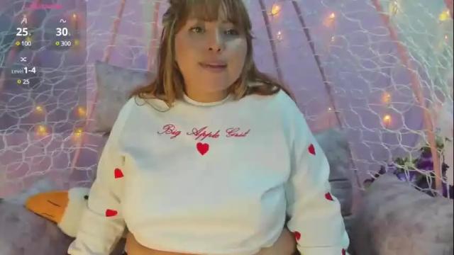 Image 3 of pretti__violet_ Stream on Chaturbate on 22 days ago