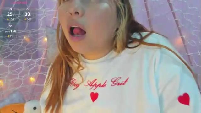 Image 8 of pretti__violet_ Stream on Chaturbate on 22 days ago