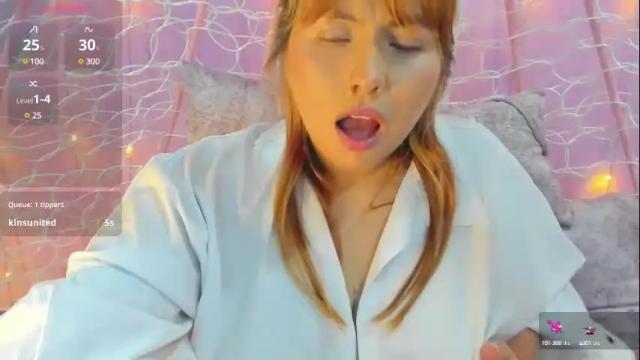 Image 12 of pretti__violet_ Stream on Chaturbate on 14 days ago