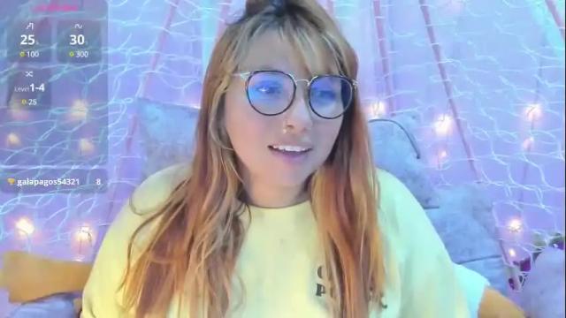 Image 3 of pretti__violet_ Stream on Chaturbate on 10 days ago