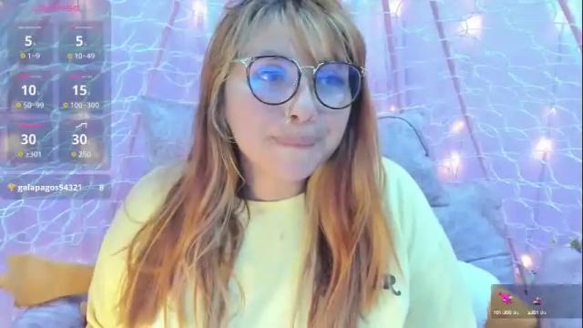 Image 4 of pretti__violet_ Stream on Chaturbate on 10 days ago