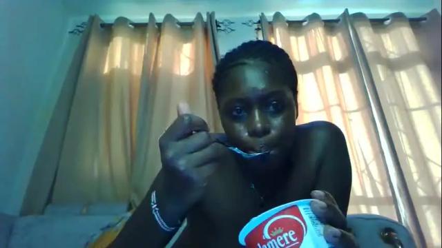Image 11 of prettie_dolce Stream on Chaturbate on 1 month ago
