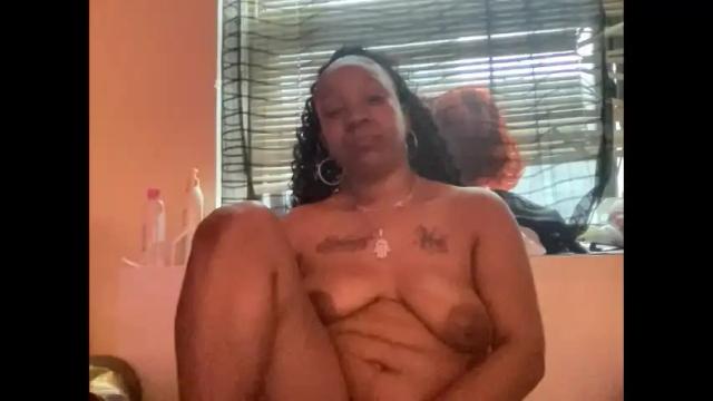 Image 12 of pretty69queen Stream on Chaturbate on 9 days ago