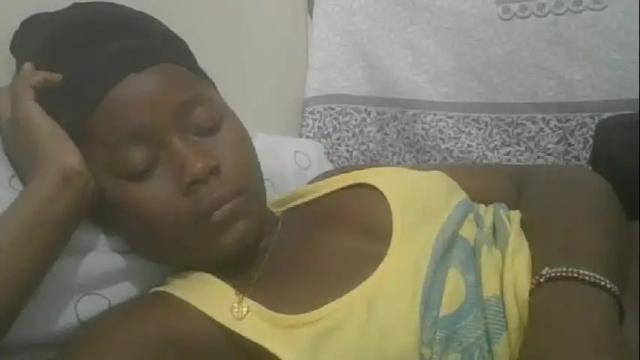 Image 2 of pretty_abella Stream on Chaturbate on 1 month ago