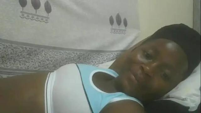 Image 4 of pretty_abella Stream on Chaturbate on 1 month ago