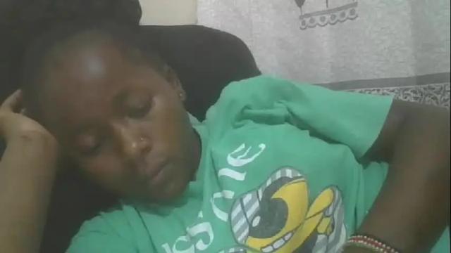Image 2 of pretty_abella Stream on Chaturbate on 19 days ago