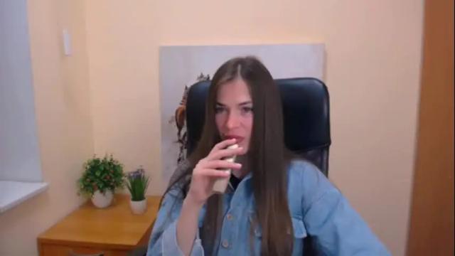 Image 8 of pretty_angell_ Stream on Chaturbate on 8 months ago