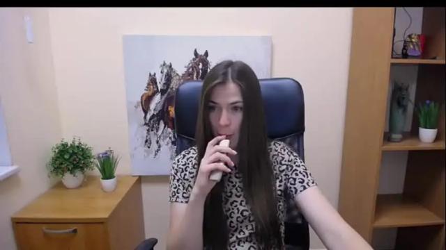 Image 2 of pretty_angell_ Stream on Chaturbate on 8 months ago