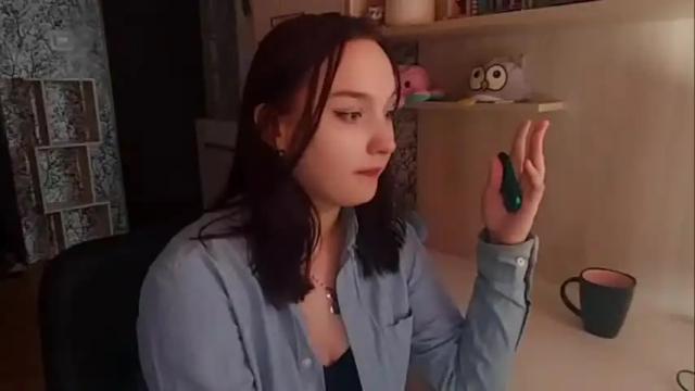 Image 4 of pretty_bella_alone Stream on Chaturbate on 22 months ago
