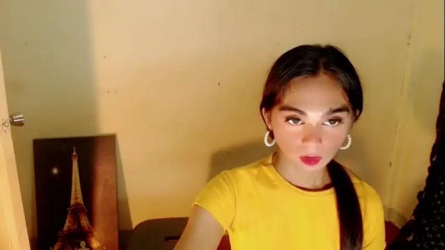Image 3 of pretty_breenaxxx Stream on Chaturbate on 3 months ago