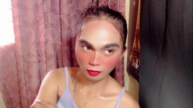 Image 2 of pretty_breenaxxx Stream on Chaturbate on 3 months ago