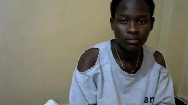 Image 2 of pretty_candy2 Stream on Chaturbate on 19 months ago