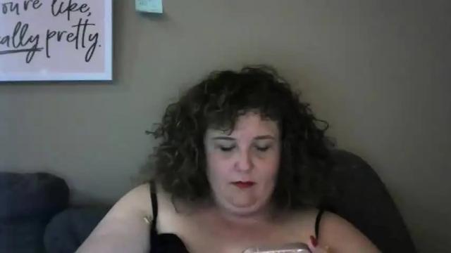 Image 12 of pretty_chaotic Stream on Chaturbate on 15 months ago