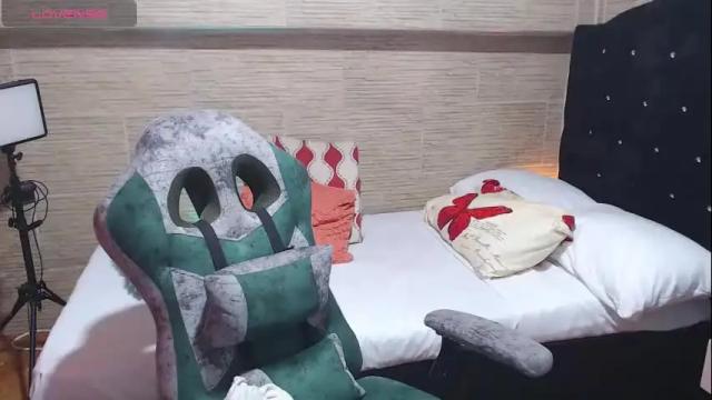 Image 4 of pretty_cristal22 Stream on Chaturbate on 1 month ago