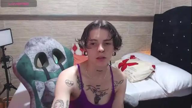 Image 7 of pretty_cristal22 Stream on Chaturbate on 1 month ago