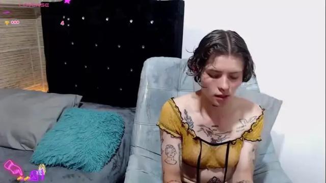 Image 2 of pretty_cristal22 Stream on Chaturbate on 1 month ago