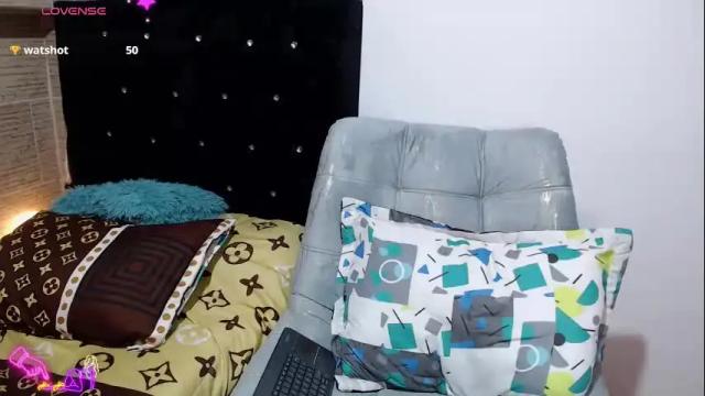 Image 12 of pretty_cristal22 Stream on Chaturbate on 15 days ago