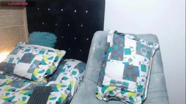 Image 8 of pretty_cristal22 Stream on Chaturbate on 11 days ago
