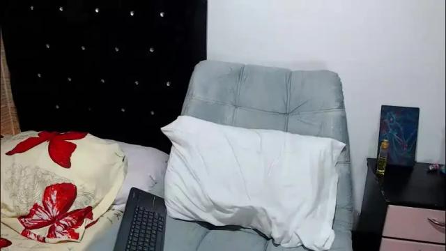 Image 7 of pretty_cristal22 Stream on Chaturbate on 1 month ago