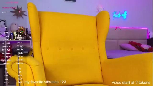 Image 3 of pretty_helga Stream on Chaturbate on 1 month ago