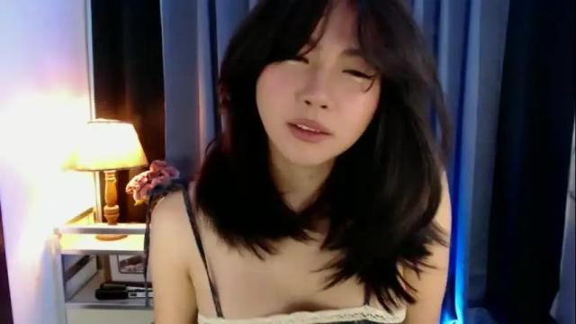 Image 11 of pretty_kimxxx Stream on Chaturbate on 14 days ago