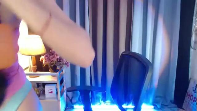 Image 4 of pretty_kimxxx Stream on Chaturbate on 13 days ago