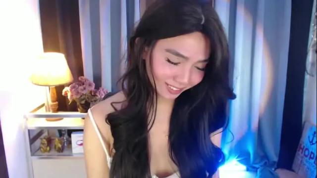 Image 3 of pretty_kimxxx Stream on Chaturbate on 12 days ago