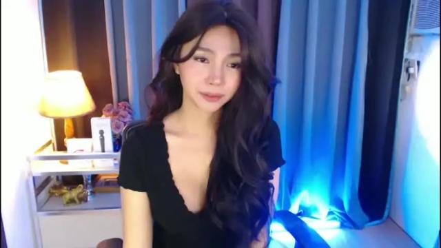 Image 10 of pretty_kimxxx Stream on Chaturbate on 1 month ago