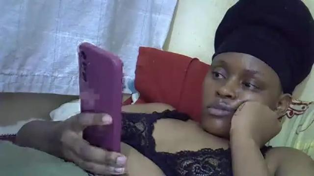 Image 4 of pretty_lilah Stream on Chaturbate on 20 months ago