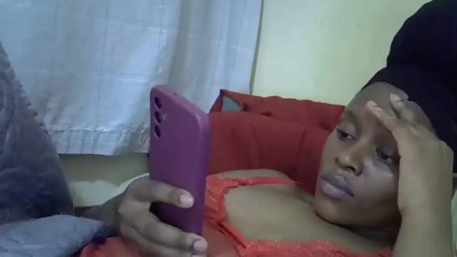 Image 2 of pretty_lilah Stream on Chaturbate on 20 months ago