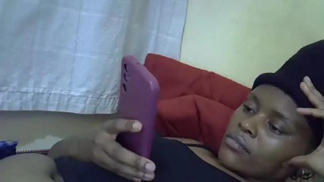 Image 11 of pretty_lilah Stream on Chaturbate on 20 months ago