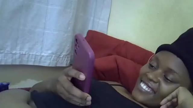 Image 12 of pretty_lilah Stream on Chaturbate on 20 months ago