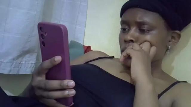 Image 2 of pretty_lilah Stream on Chaturbate on 19 months ago