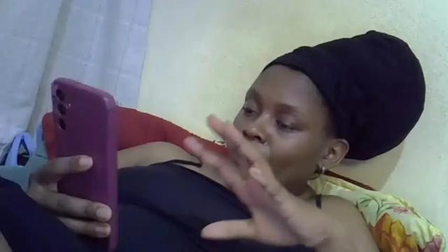 Image 11 of pretty_lilah Stream on Chaturbate on 19 months ago