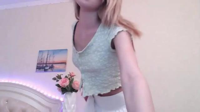 Image 12 of pretty_milli Stream on Chaturbate on 12 months ago