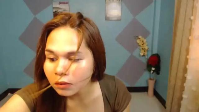 Image 3 of pretty_olgah Stream on Chaturbate on 14 months ago