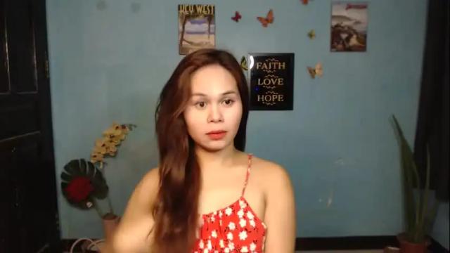 Image 2 of pretty_olgah Stream on Chaturbate on 2 months ago
