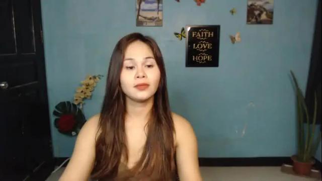 Image 4 of pretty_olgah Stream on Chaturbate on 2 months ago