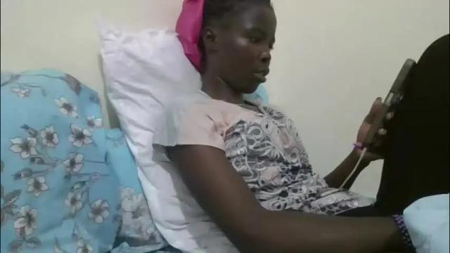 Image 10 of pretty_petite_ebony Stream on Chaturbate on 2 months ago