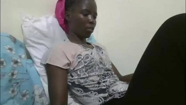 Image 2 of pretty_petite_ebony Stream on Chaturbate on 2 months ago