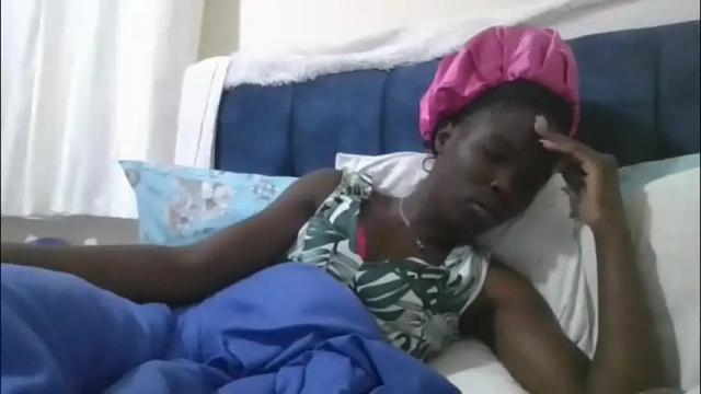 Image 3 of pretty_petite_ebony Stream on Chaturbate on 2 months ago