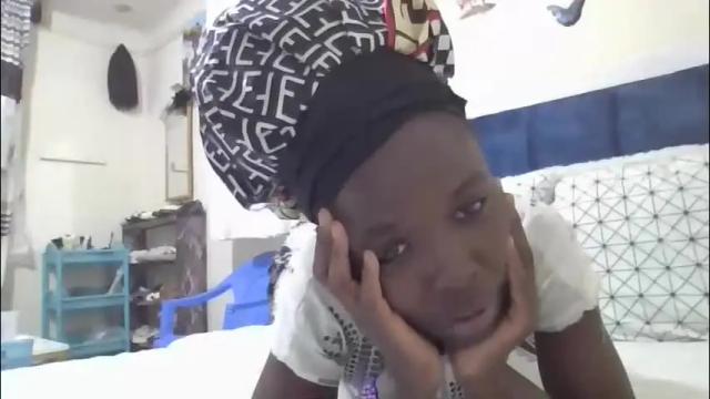 Image 3 of pretty_petite_ebony Stream on Chaturbate on 2 months ago