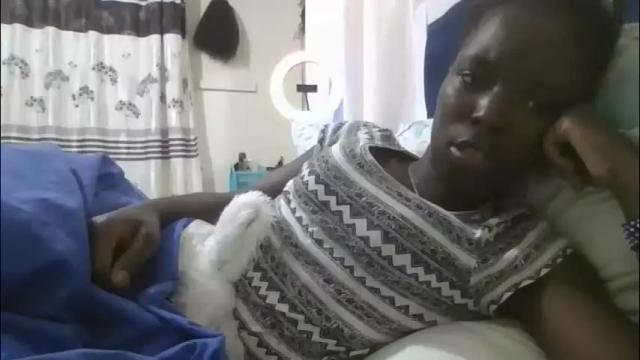 Image 4 of pretty_petite_ebony Stream on Chaturbate on 1 month ago