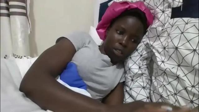 Image 2 of pretty_petite_ebony Stream on Chaturbate on 1 month ago