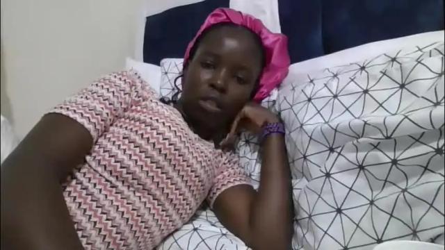 Image 3 of pretty_petite_ebony Stream on Chaturbate on 1 month ago