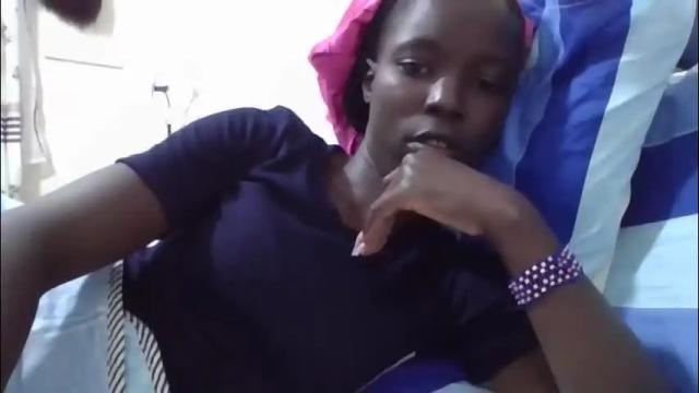 Image 12 of pretty_petite_ebony Stream on Chaturbate on 1 month ago