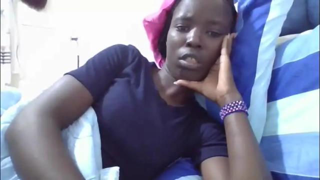 Image 3 of pretty_petite_ebony Stream on Chaturbate on 1 month ago