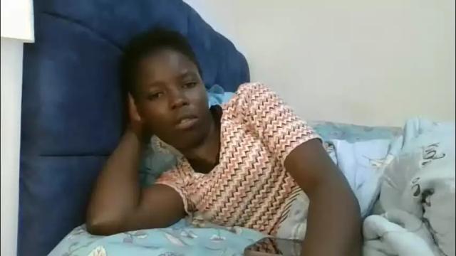 Image 2 of pretty_petite_ebony Stream on Chaturbate on 1 month ago