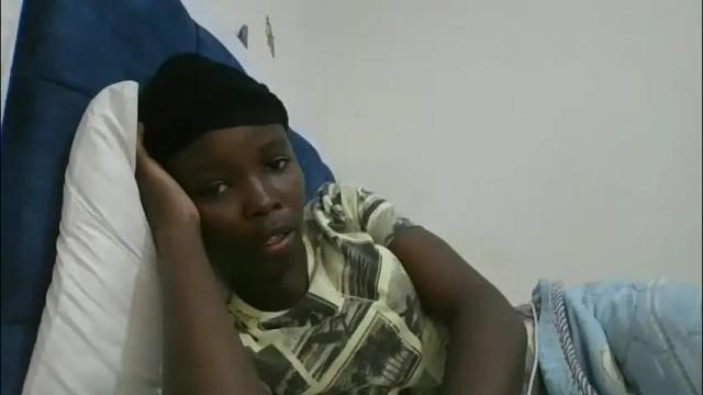 Image 2 of pretty_petite_ebony Stream on Chaturbate on 26 days ago